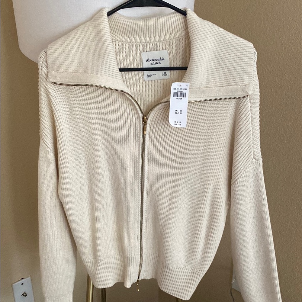 Abercrombie & Fitch Women's Cream Sweater